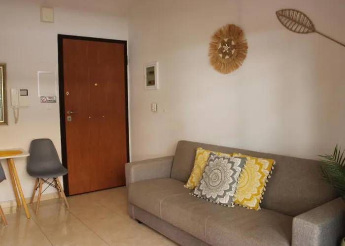 1Bdr Balcony Acropolis Aprt