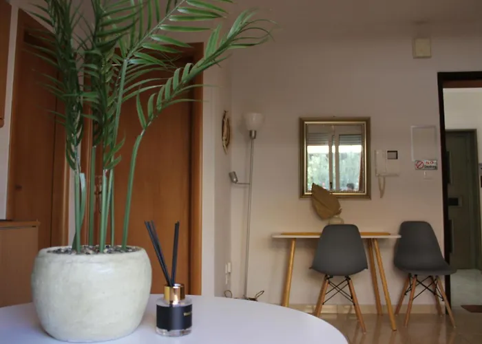 1Bdr Balcony Acropolis Aprt